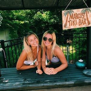 Meet your Posher, Liz